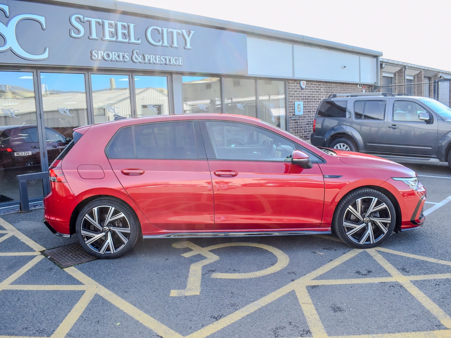 Used Volkswagen Golf 2023 for sale - 77643639: Photo 4