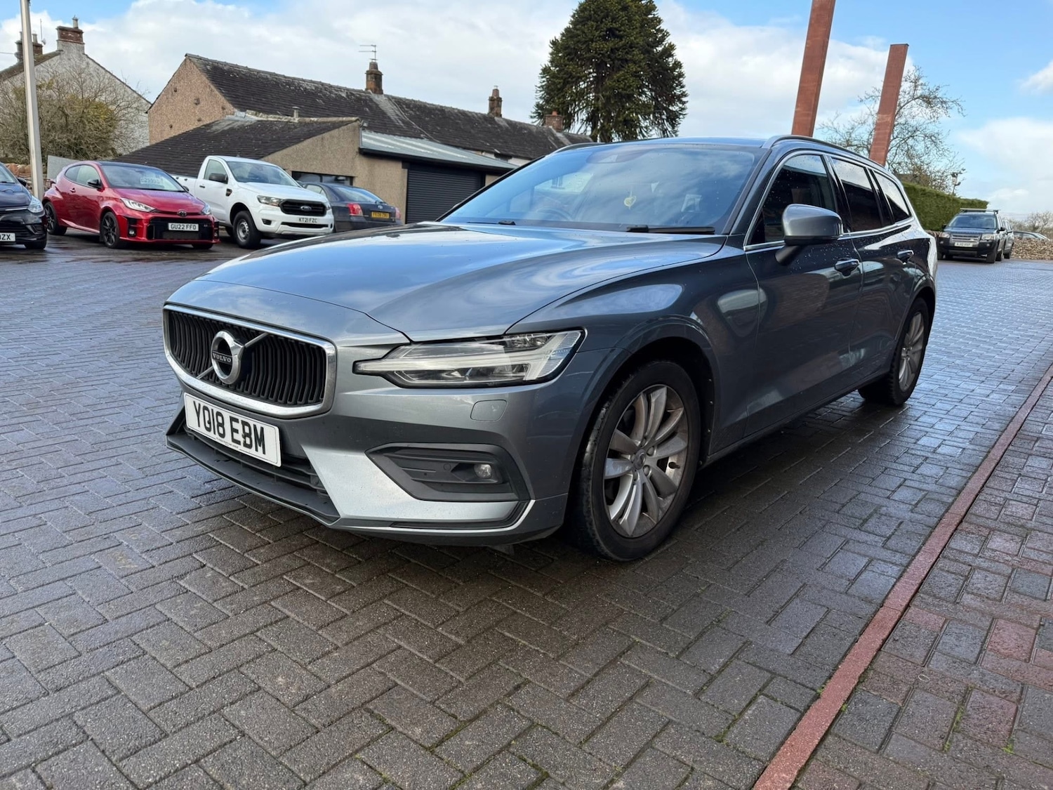 Used Volvo V60 2018 for sale - 78064553: Photo 3