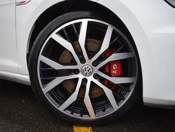 Used Volkswagen Golf 2017 for sale - 77271097: Photo