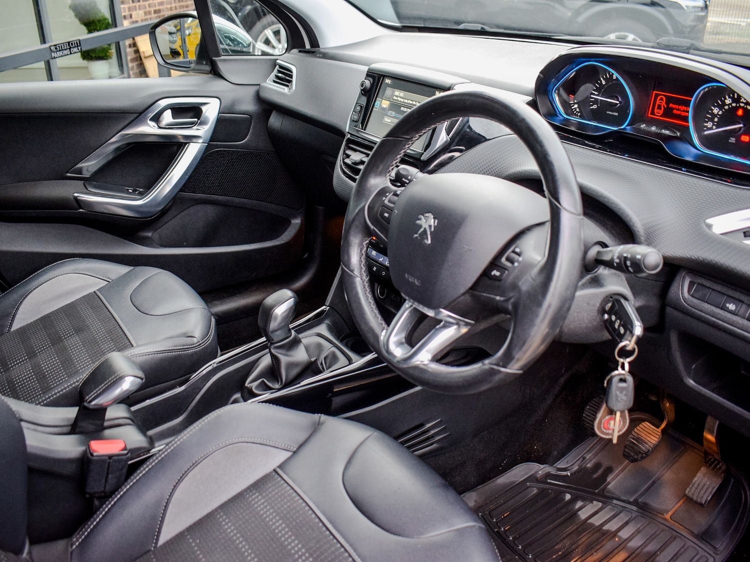 Used Peugeot 2008 2015 for sale - 76479535: Photo 10