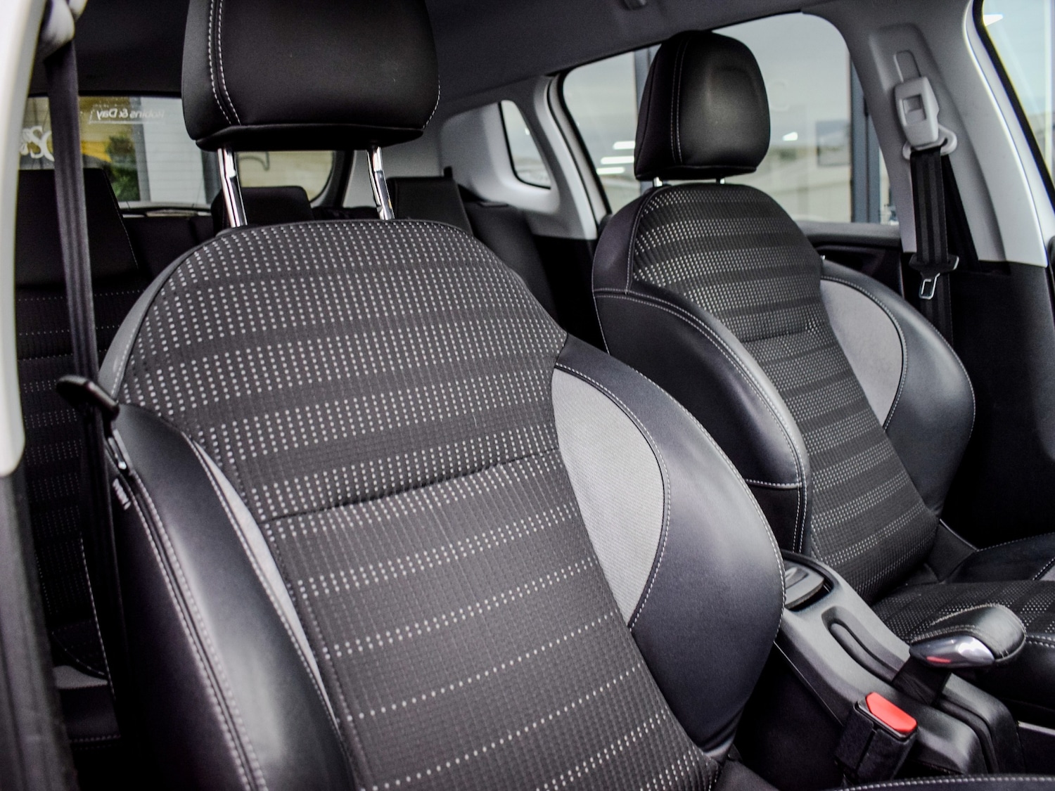 Used Peugeot 2008 2015 for sale - 76479535: Photo 12