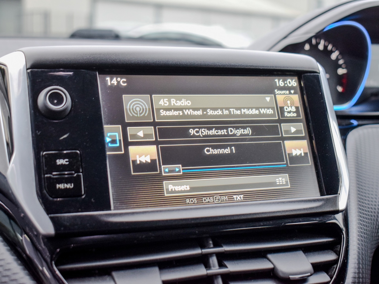 Used Peugeot 2008 2015 for sale - 76479535: Photo 14