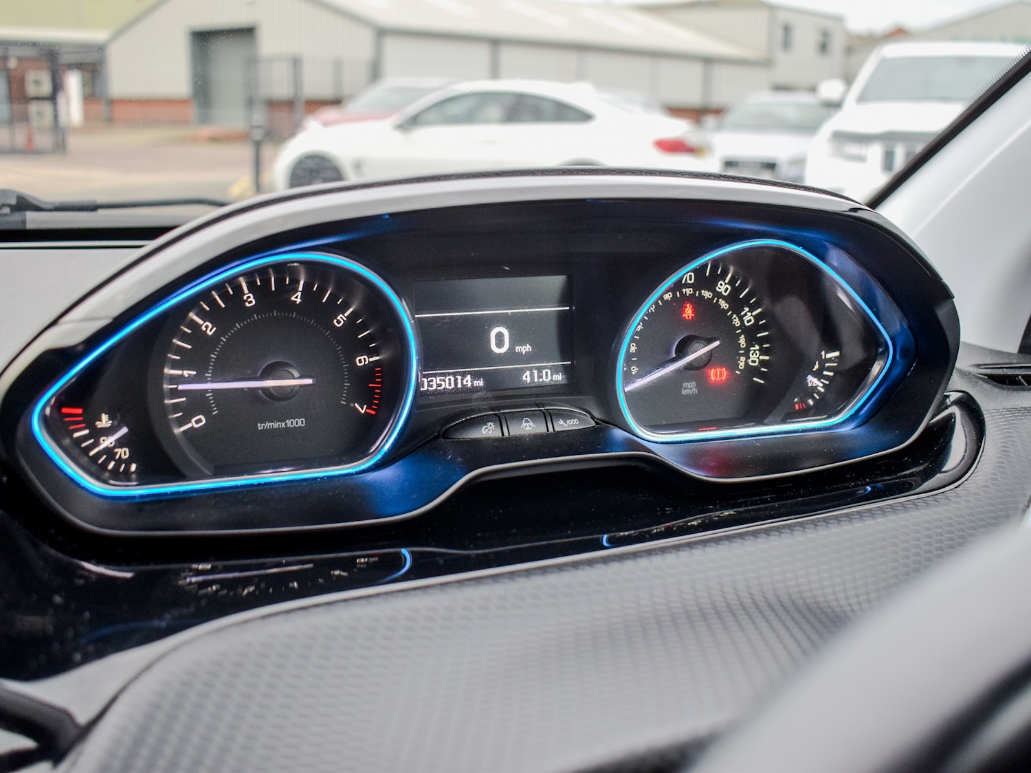 Used Peugeot 2008 2015 for sale - 76479535: Photo 18