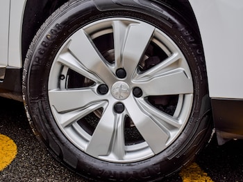 Used Peugeot 2008 2015 for sale - 76479535: Photo