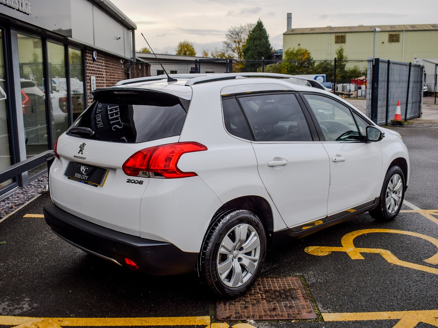 Used Peugeot 2008 2015 for sale - 76479535: Photo 6