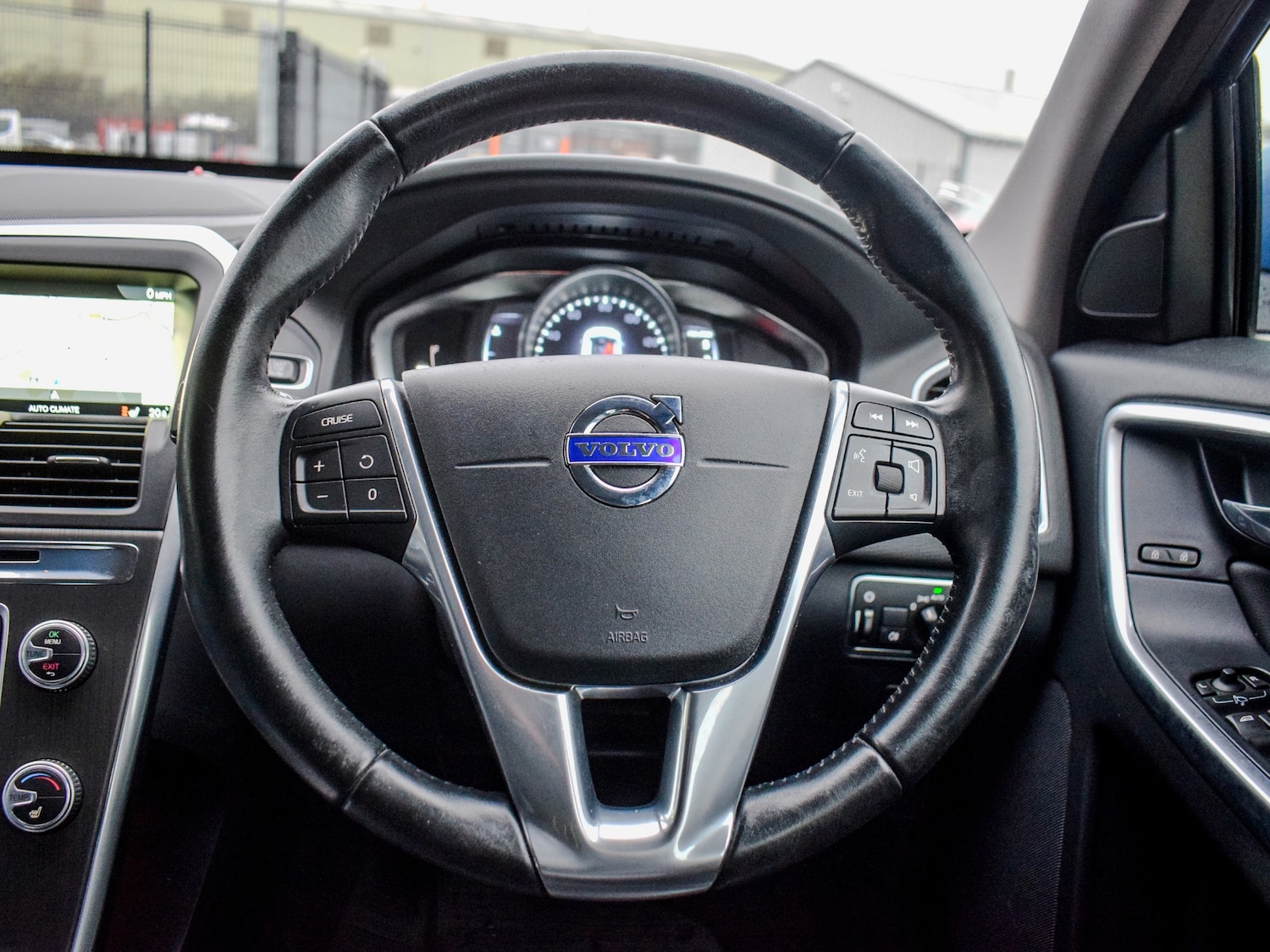 Used Volvo XC60 2015 for sale - 77377833: Photo 21