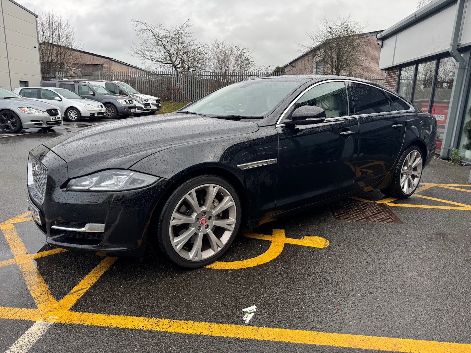 Used Jaguar XJ 2017 for sale - 77247682: Photo 3