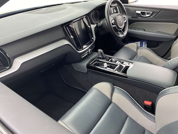 Used Volvo V60 2019 for sale - 78442587: Photo