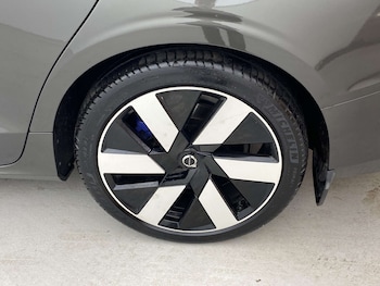 Used Volvo V60 2019 for sale - 78442587: Photo