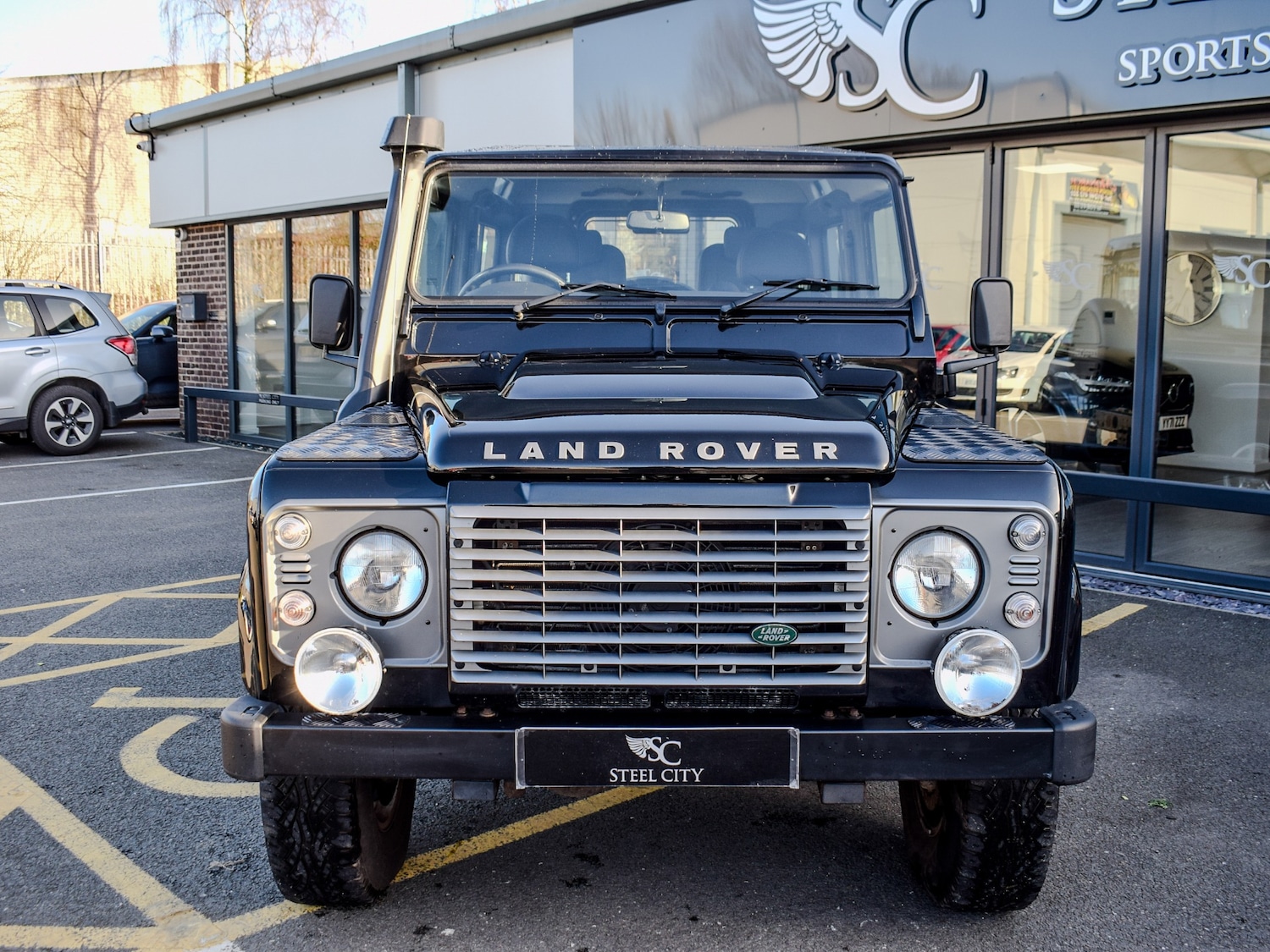 Used Land Rover Defender 2011 for sale - 77744368: Photo 3