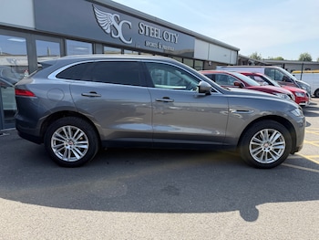 Used Jaguar F-Pace 2017 for sale - 75567672: Photo
