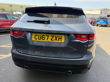 Used Jaguar F-Pace 2017 for sale - 75567672: Photo