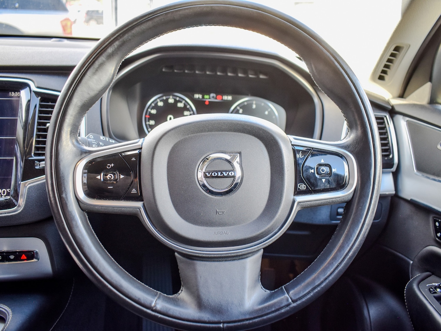 Used Volvo XC90 2017 for sale - 76030667: Photo 28