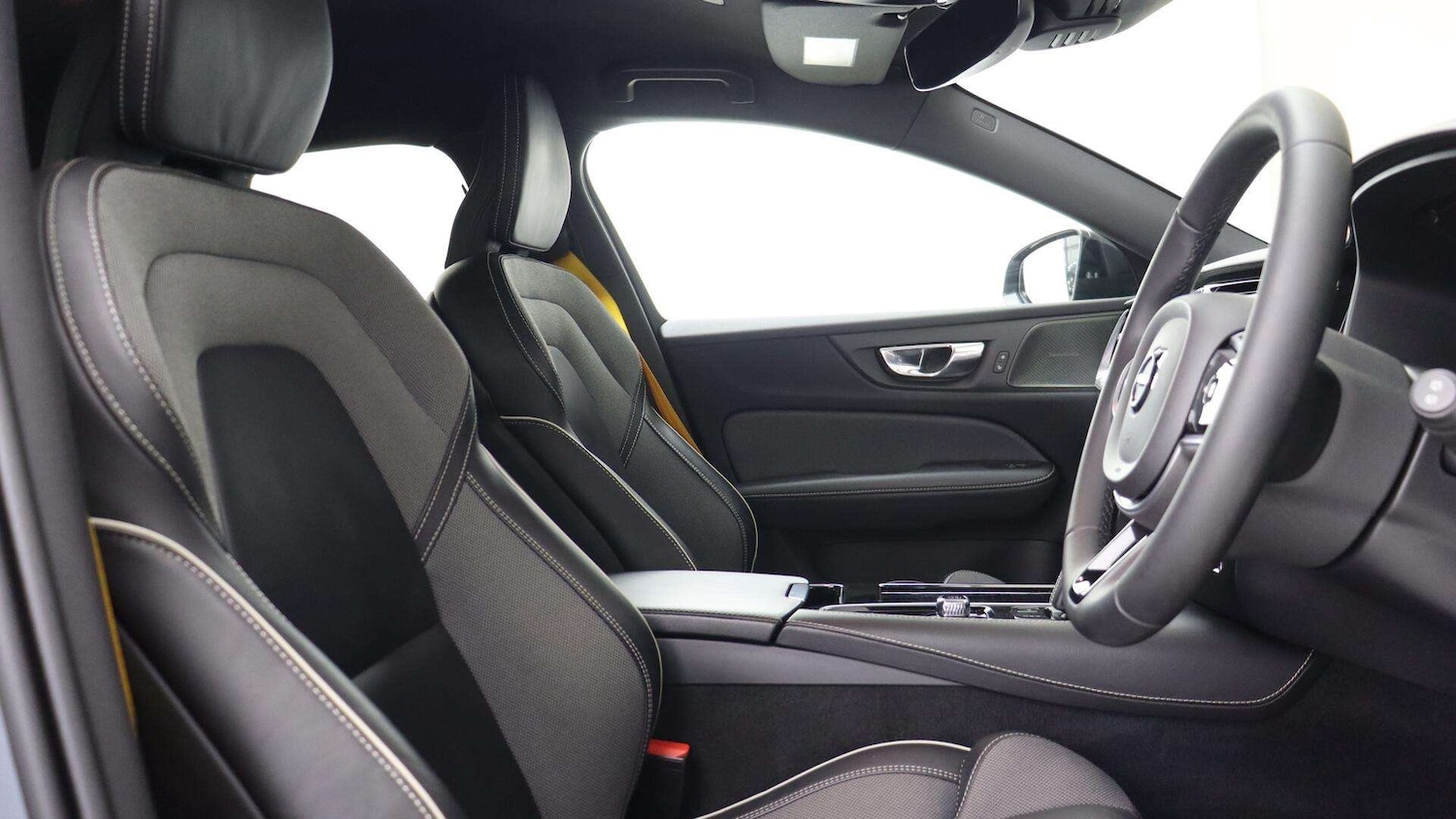 Used Volvo V60 2021 for sale - 77803914: Photo 8