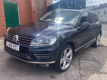 Used Volkswagen Touareg 2016 for sale - 79125031: Photo