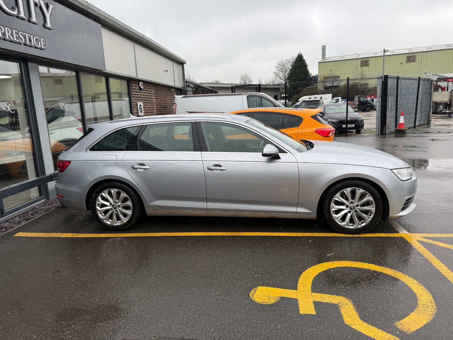 Used Audi A4 2016 for sale - 77543841: Photo 3