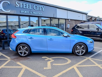 Used Volvo V40 2016 for sale - 79445386: Photo