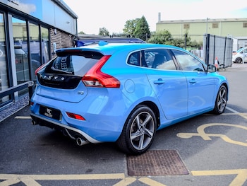 Used Volvo V40 2016 for sale - 79445386: Photo