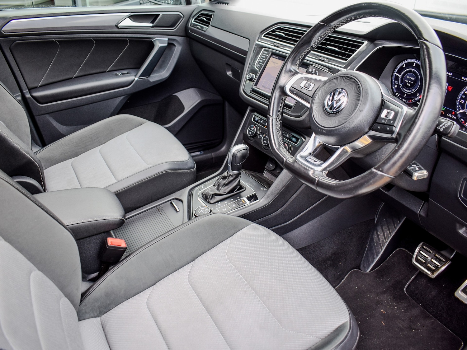 Used Volkswagen Tiguan 2017 for sale - 76738584: Photo 10