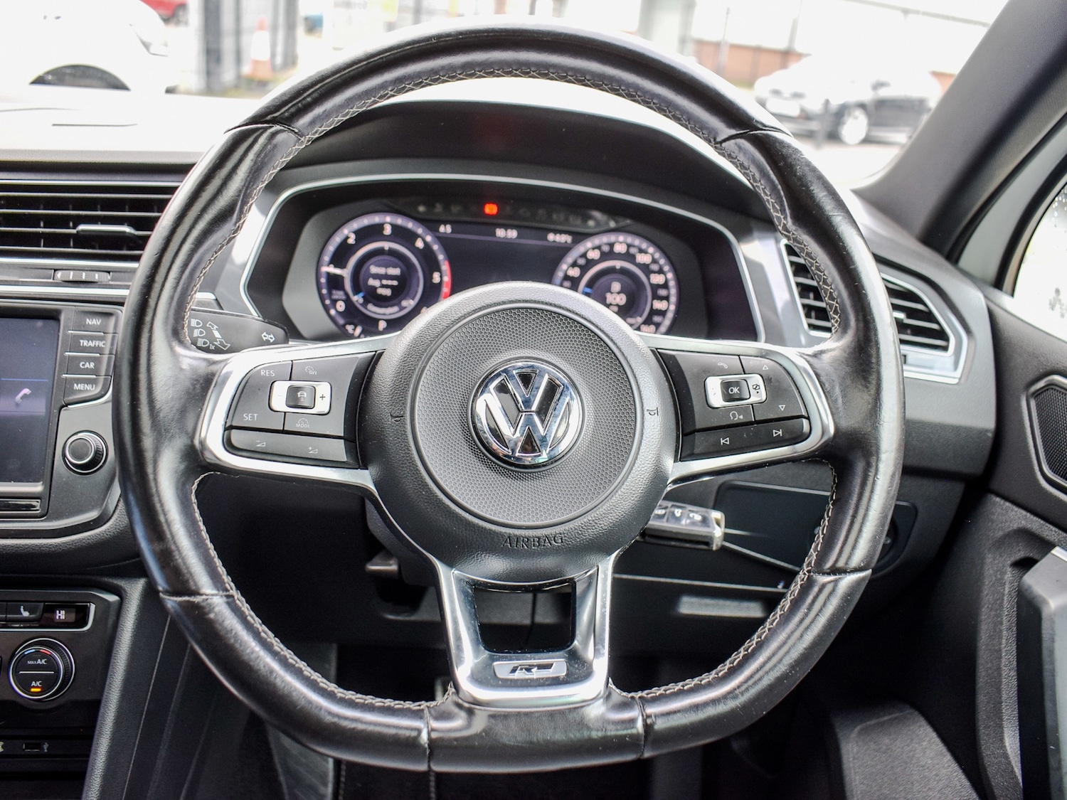 Used Volkswagen Tiguan 2017 for sale - 76738584: Photo 24