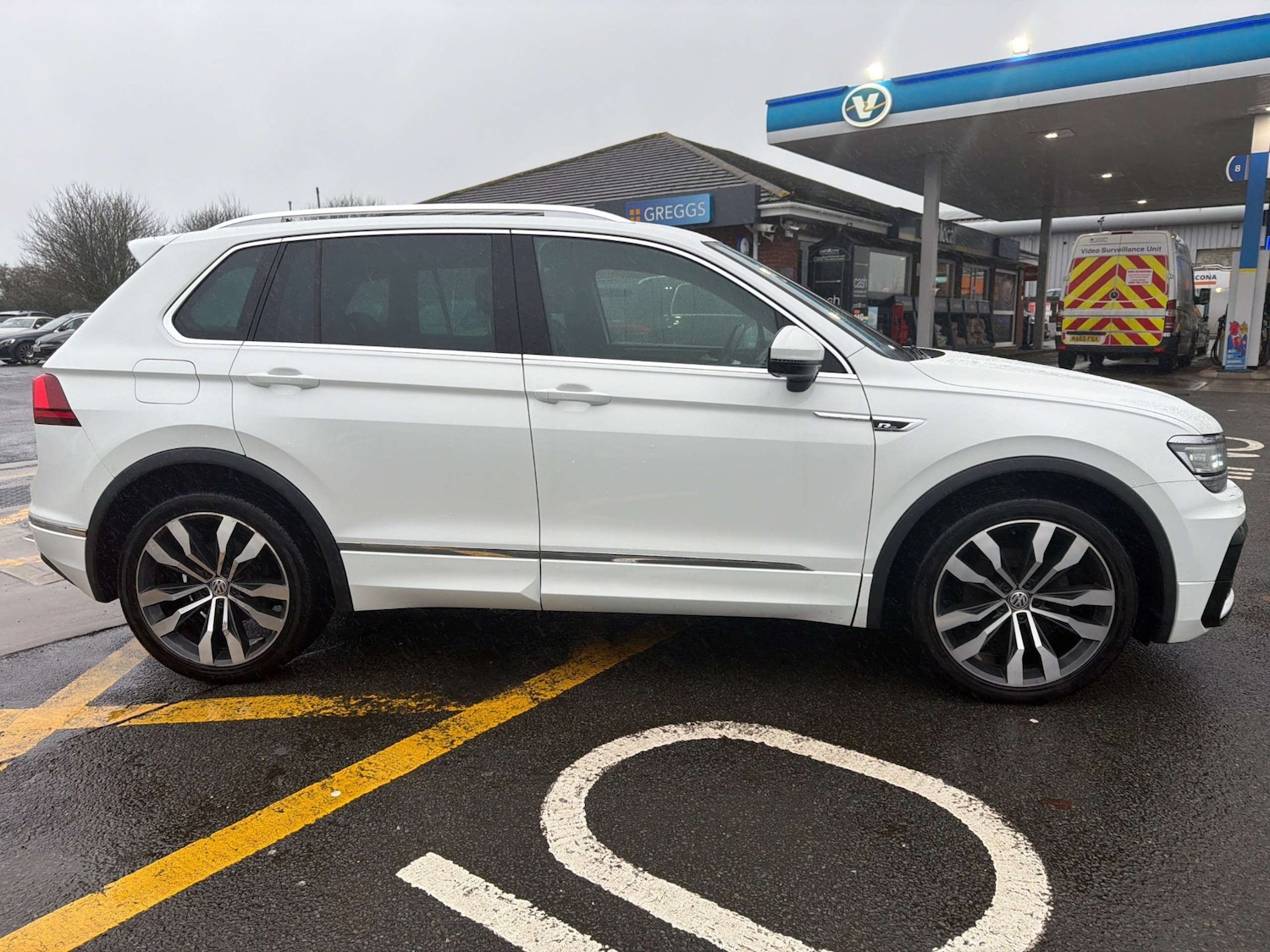 Used Volkswagen Tiguan 2017 for sale - 76738584: Photo 3