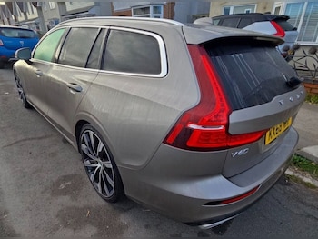 Used Volvo V60 2018 for sale - 79125261: Photo