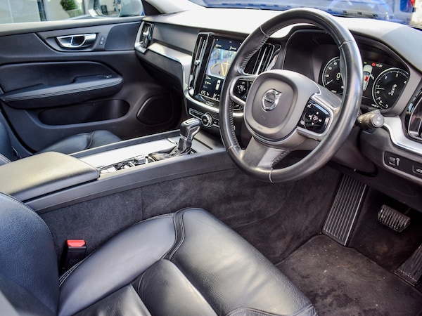 Used Volvo V60 2019 for sale - 76232873: Photo 11