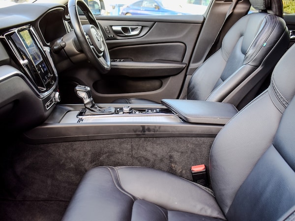 Used Volvo V60 2019 for sale - 76232873: Photo 16
