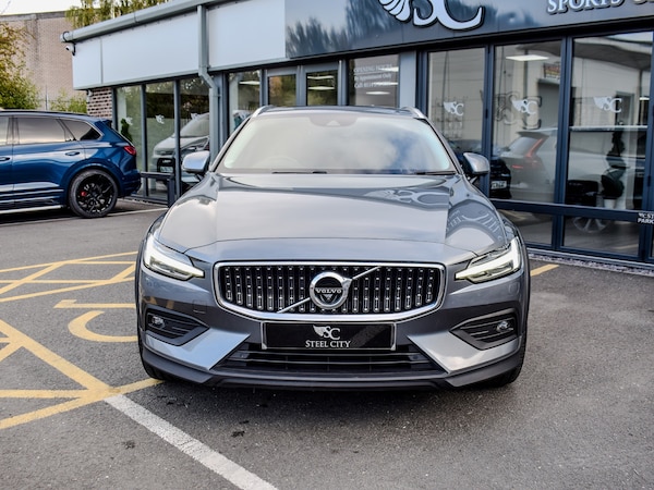Used Volvo V60 2019 for sale - 76232873: Photo 4