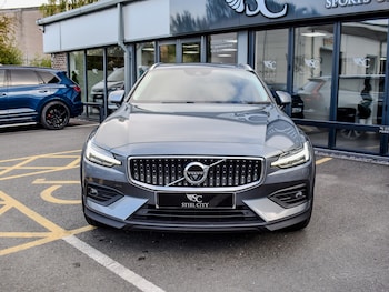 Used Volvo V60 2019 for sale - 76232873: Photo 4