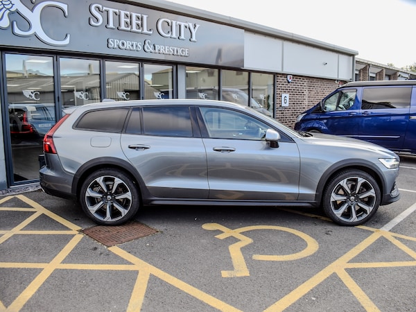 Used Volvo V60 2019 for sale - 76232873: Photo 5