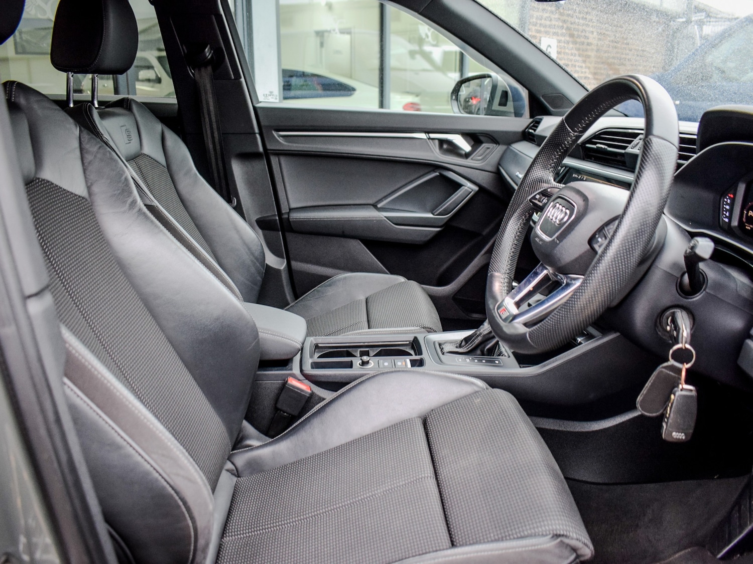 Used Audi Q3 2019 for sale - 76492492: Photo 12