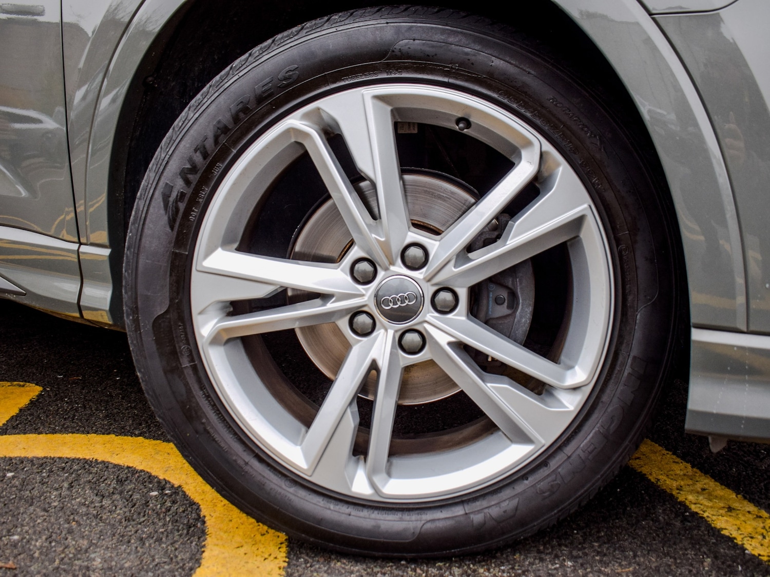 Used Audi Q3 2019 for sale - 76492492: Photo 3