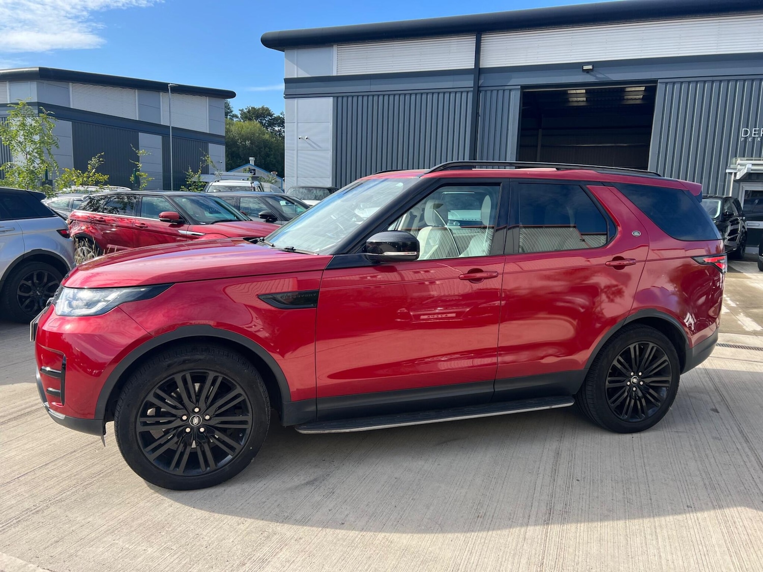 Used Land Rover Discovery 2017 for sale - 76122985: Photo 10