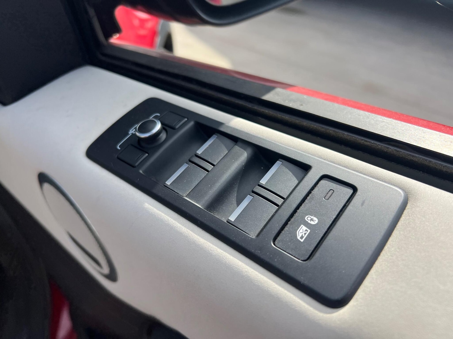 Used Land Rover Discovery 2017 for sale - 76122985: Photo 27