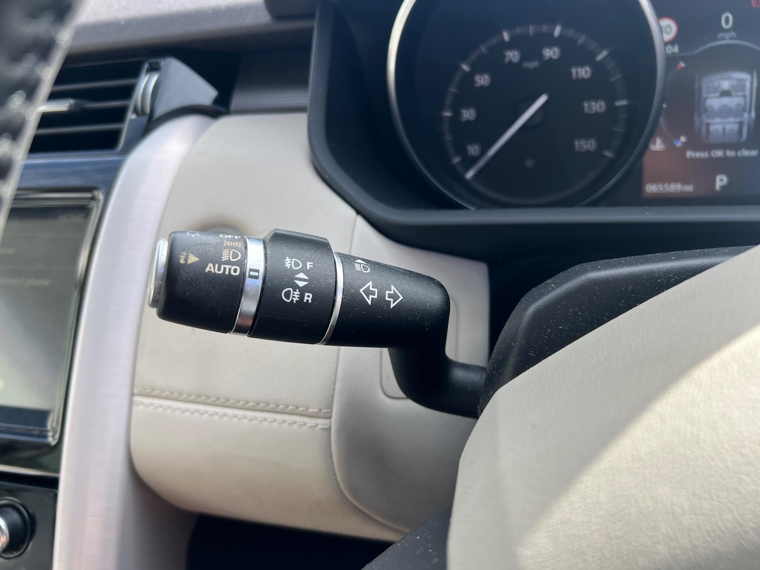 Used Land Rover Discovery 2017 for sale - 76122985: Photo 38