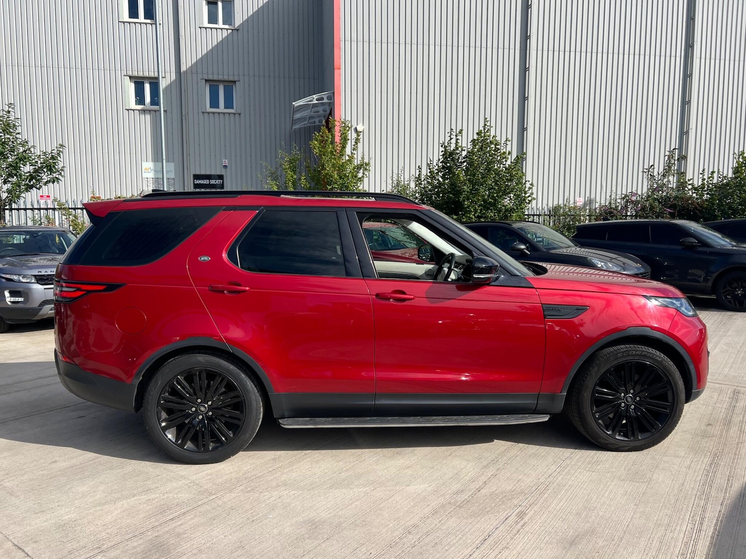 Used Land Rover Discovery 2017 for sale - 76122985: Photo 9