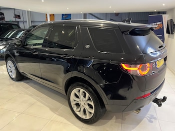 Used Land Rover Discovery Sport 2017 for sale - 76031374: Photo