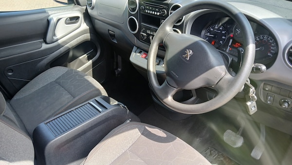 Used Peugeot Partner Tepee 2017 for sale - 75208325: Photo 10