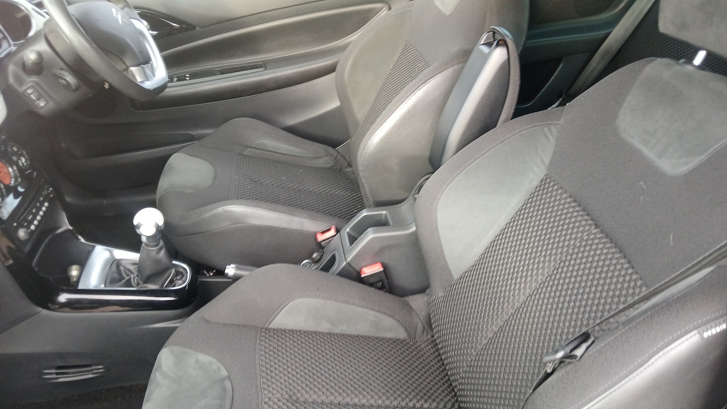 Used Citroen DS3 2015 for sale - 76905501: Photo 11