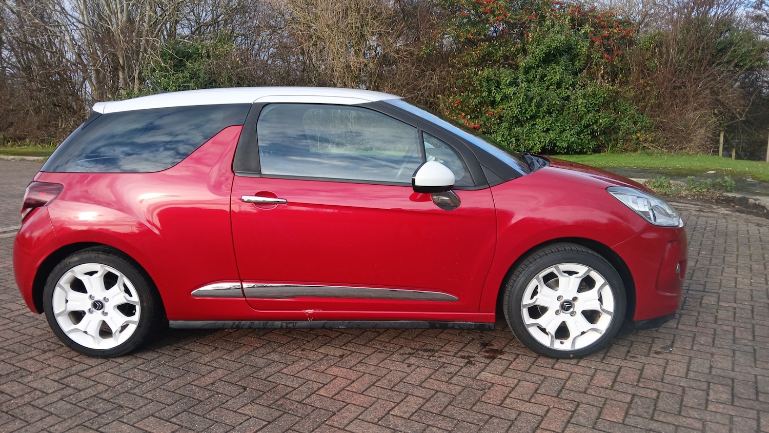 Used Citroen DS3 2015 for sale - 76905501: Photo 3