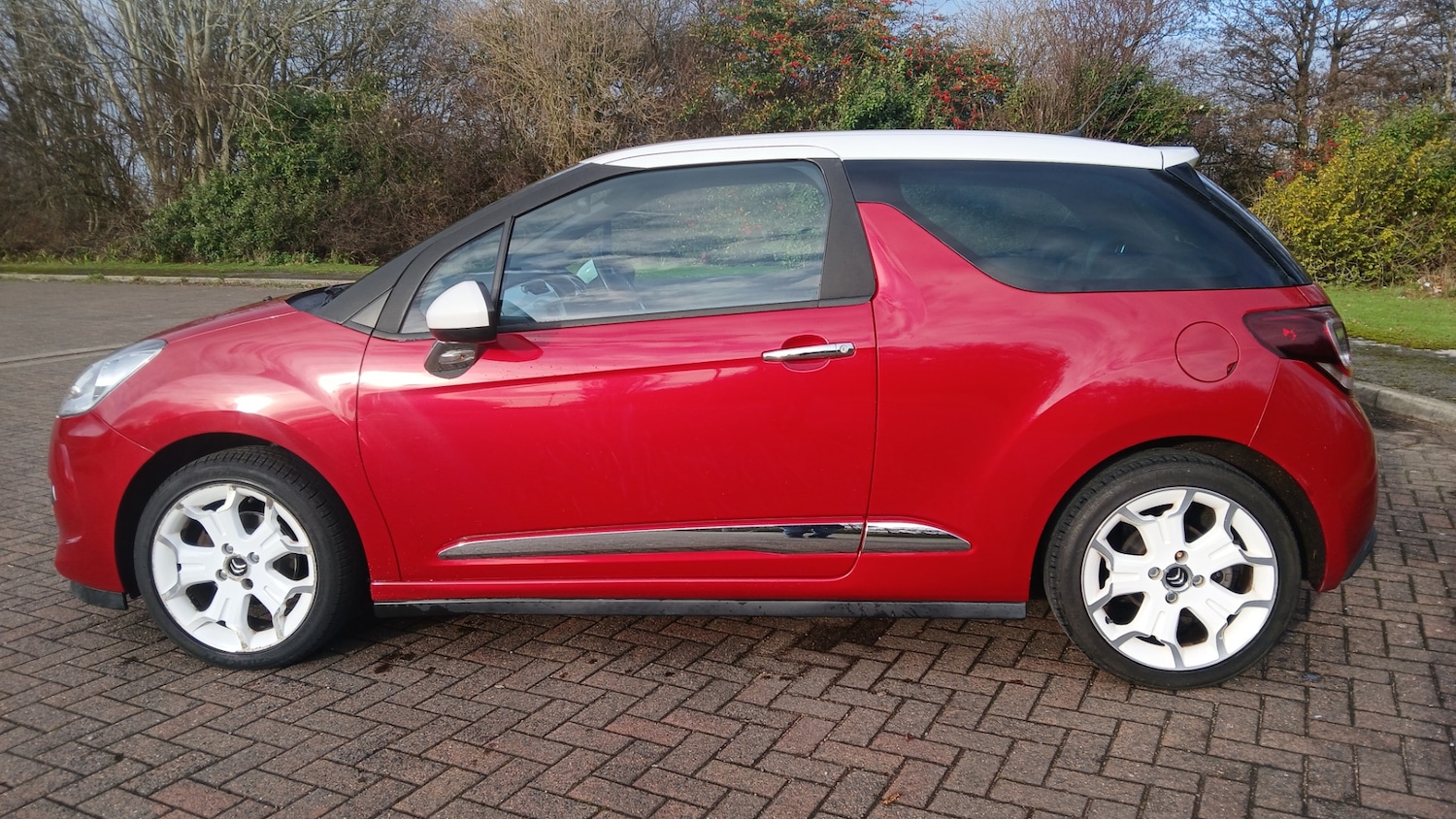 Used Citroen DS3 2015 for sale - 76905501: Photo 5
