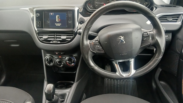 Used Peugeot 208 2016 for sale - 76287544: Photo 9