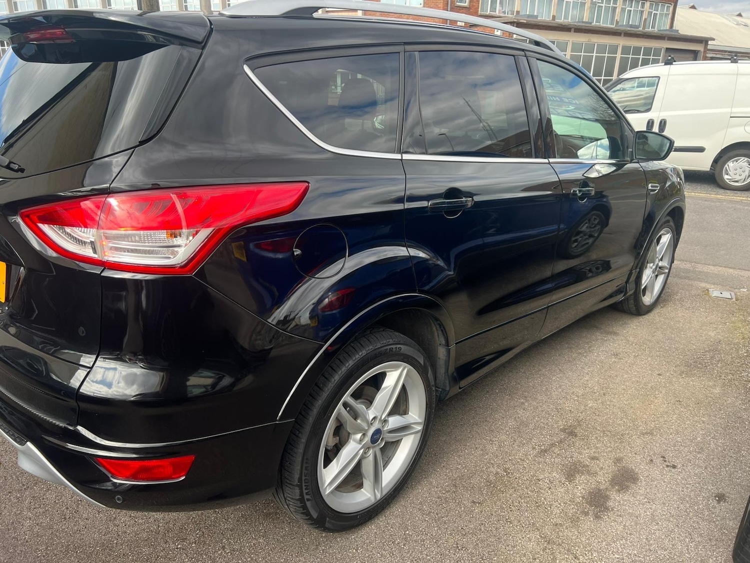 Used Ford Kuga 2015 for sale - 78198859: Photo 6
