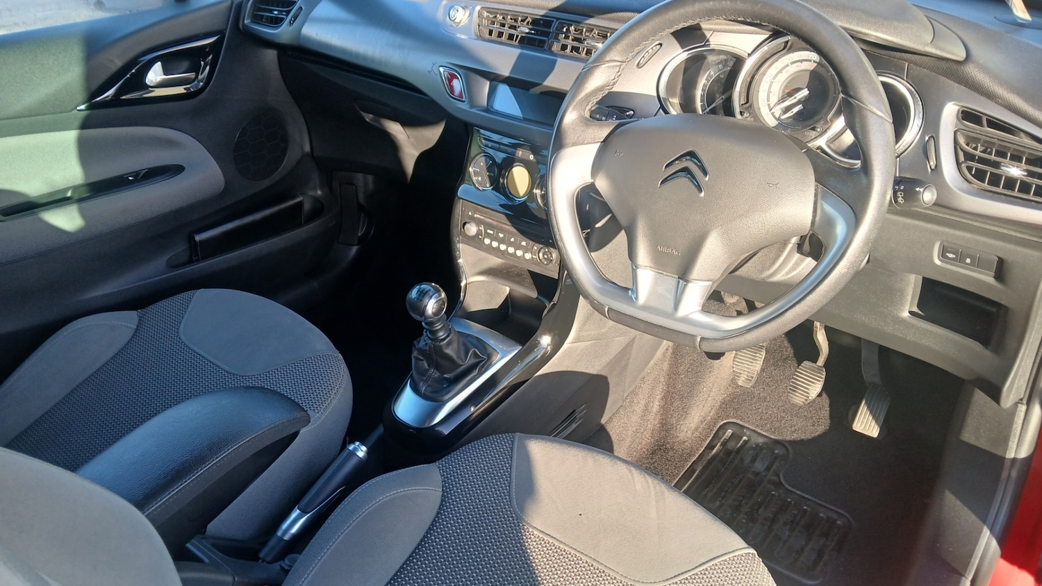 Used Citroen DS3 2014 for sale - 77732892: Photo 7