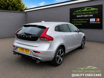 Used Volvo V40 2016 for sale - 79431809: Photo