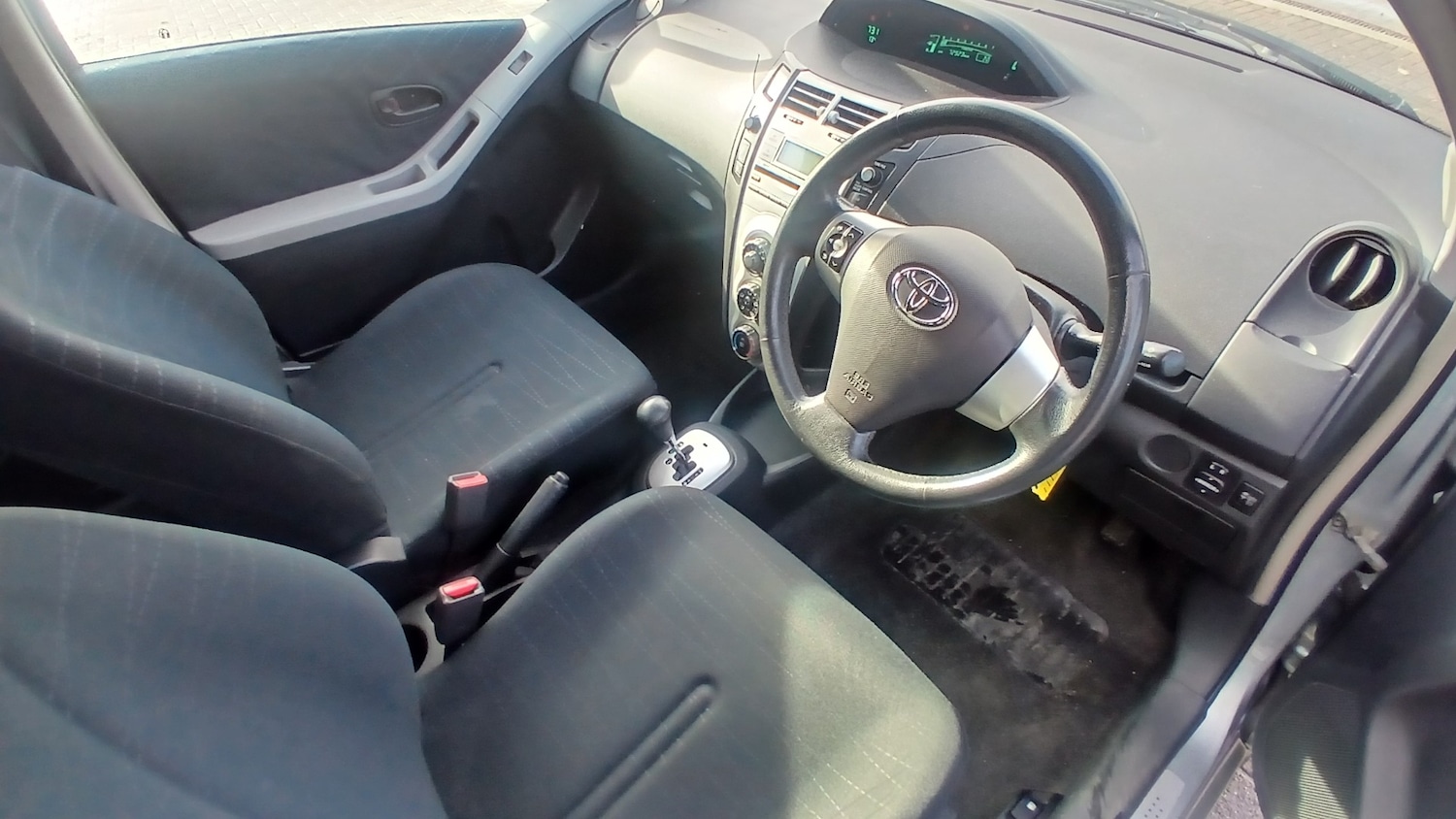 Used Toyota Yaris 2006 for sale - 76382479: Photo 12