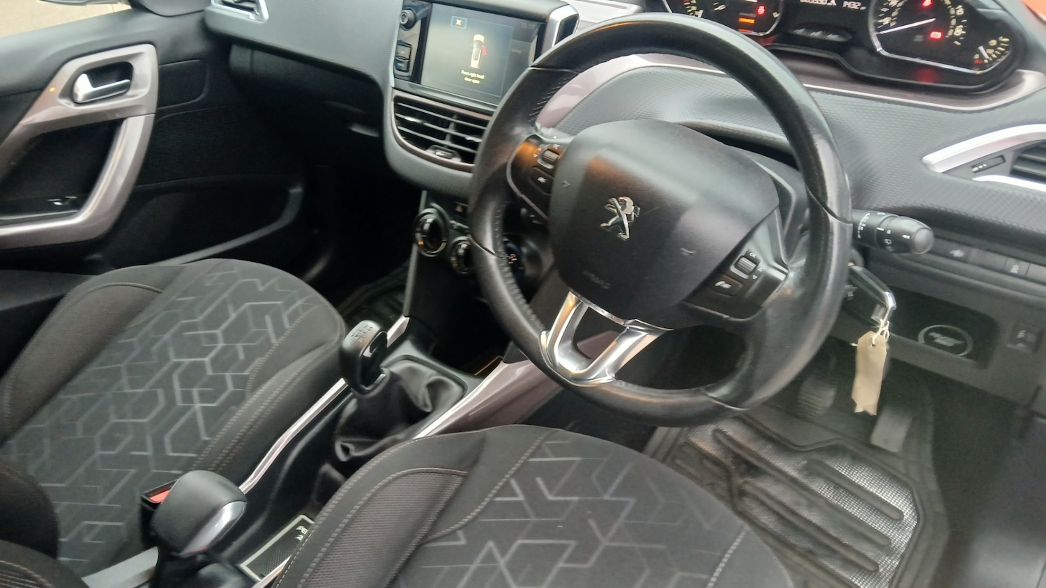 Used Peugeot 2008 2014 for sale - 77261465: Photo 9