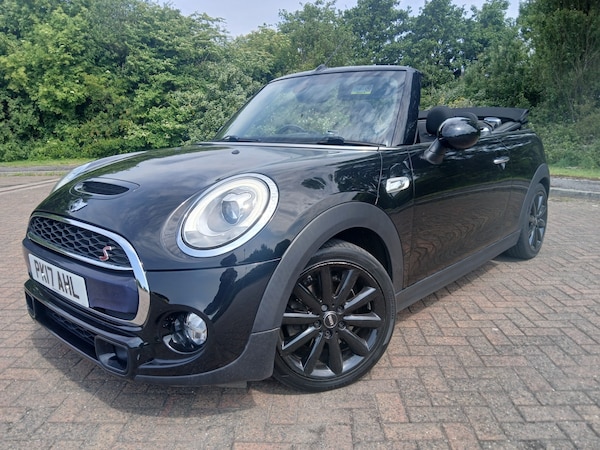 Used MINI Convertible 2017 for sale - 74855317: Photo 2