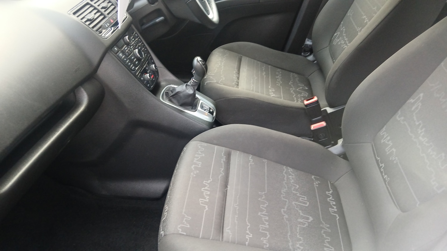 Used Vauxhall Meriva 2017 for sale - 76627399: Photo 13